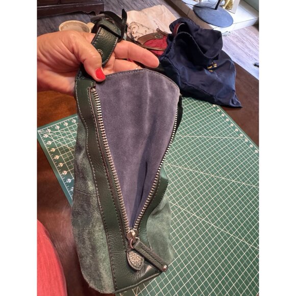 Tignanello Green Suede Genuine Leather Shoulder Bag With Zipper Closure & Patter - Picture 6 of 11